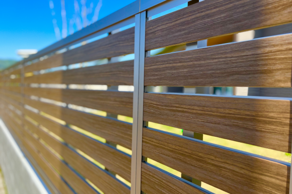 目隠しと風通し・日当たりを両立